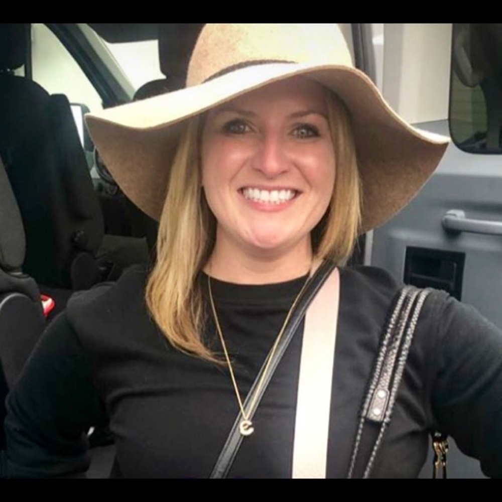 Meet your Posher, Nicole